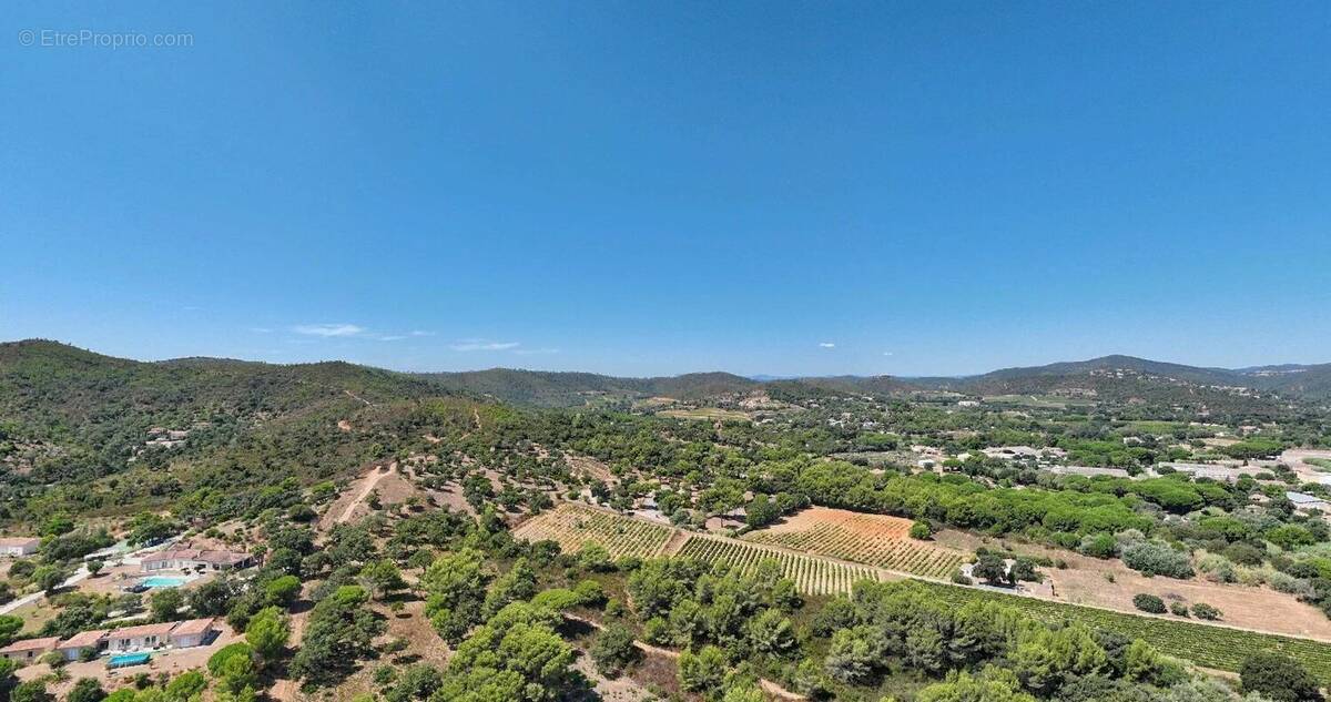 Maison à BORMES-LES-MIMOSAS