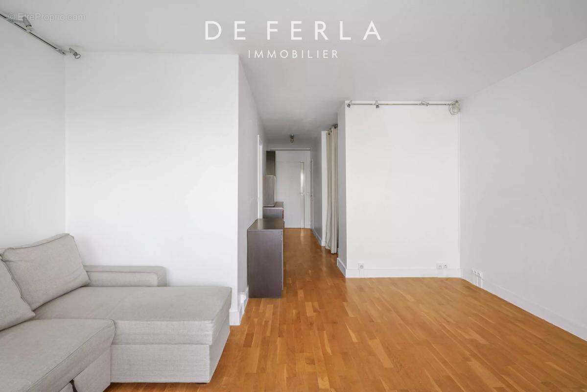 Appartement à PARIS-15E