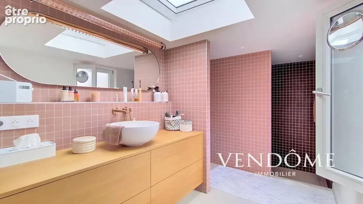 Sompteuse maison de 200m² avec terrasse et box - photo 7