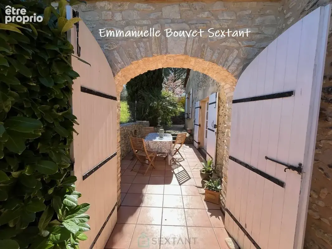 Charmante maison en pierre, situation privilégiée, piscine, 3 à 4 chambres, bureau, piscine, dépendance, sur 3250 m2 - photo 7