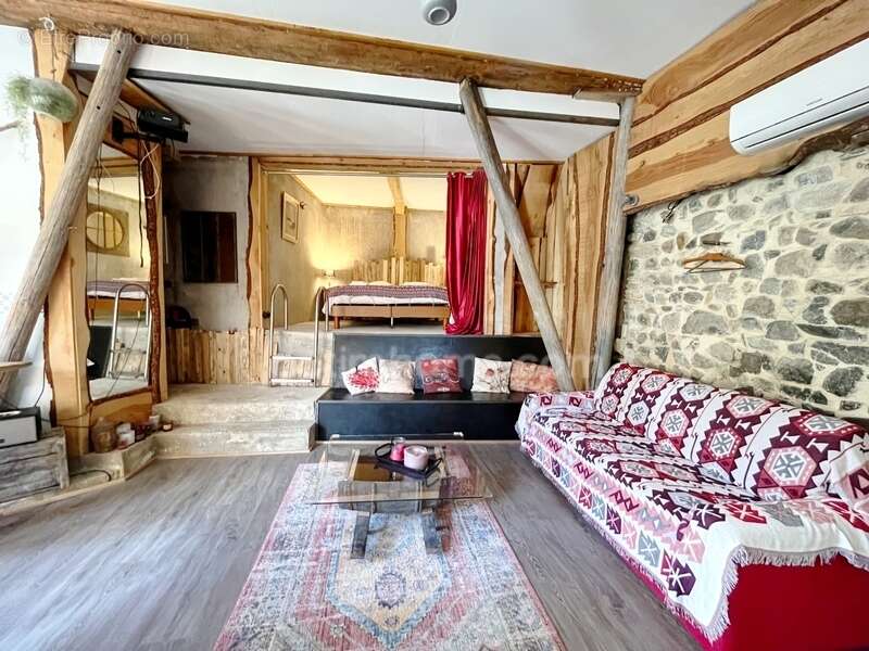 Maison à SAINT-DIDIER-SUR-BEAUJEU