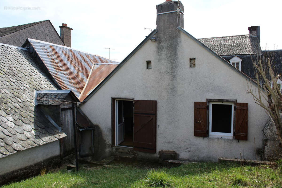 Maison à CONDAT