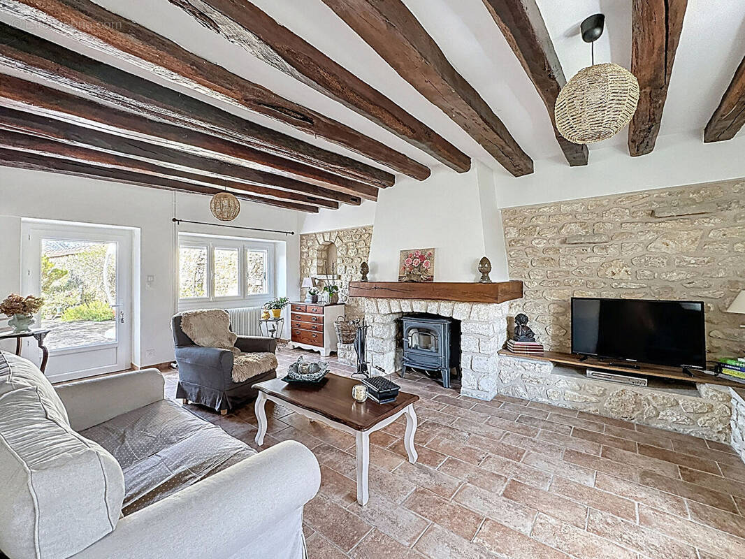 Maison à VAUX-LE-PENIL