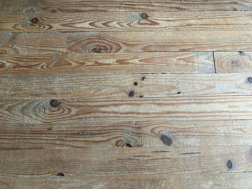 Maison à SAINT-MARCEL-EN-MARCILLAT