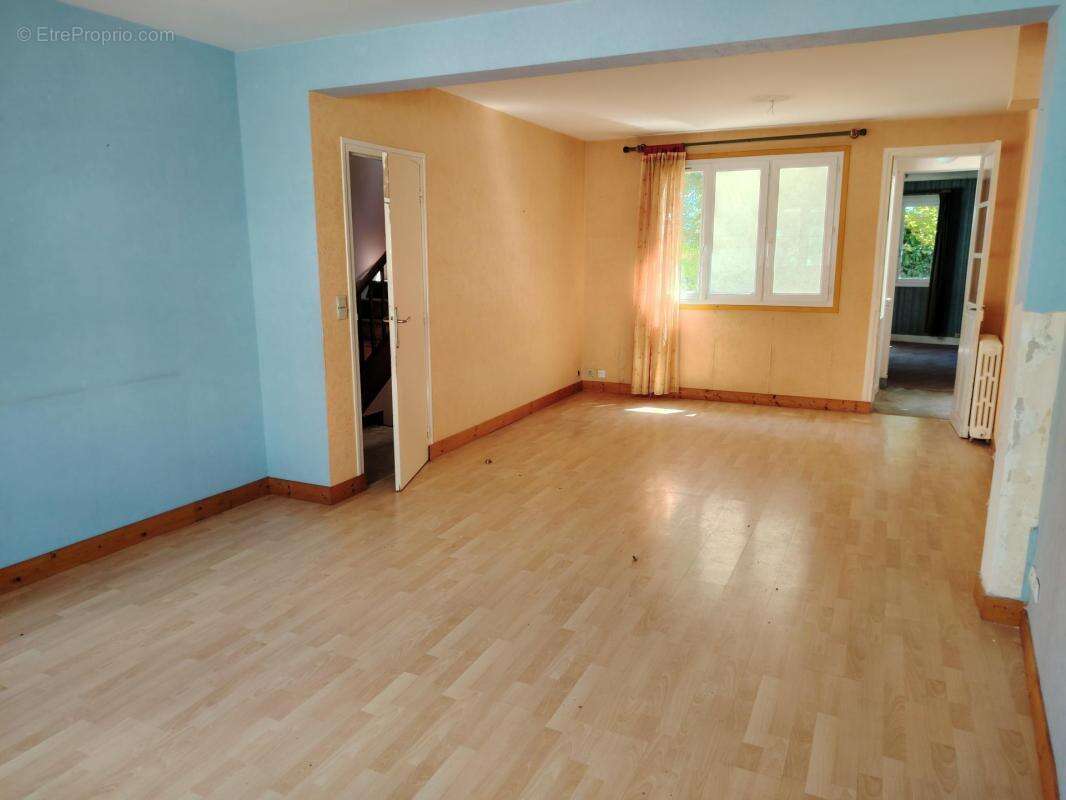Picauville belle maison de bourg ideale ppied 5 ch - photo 4