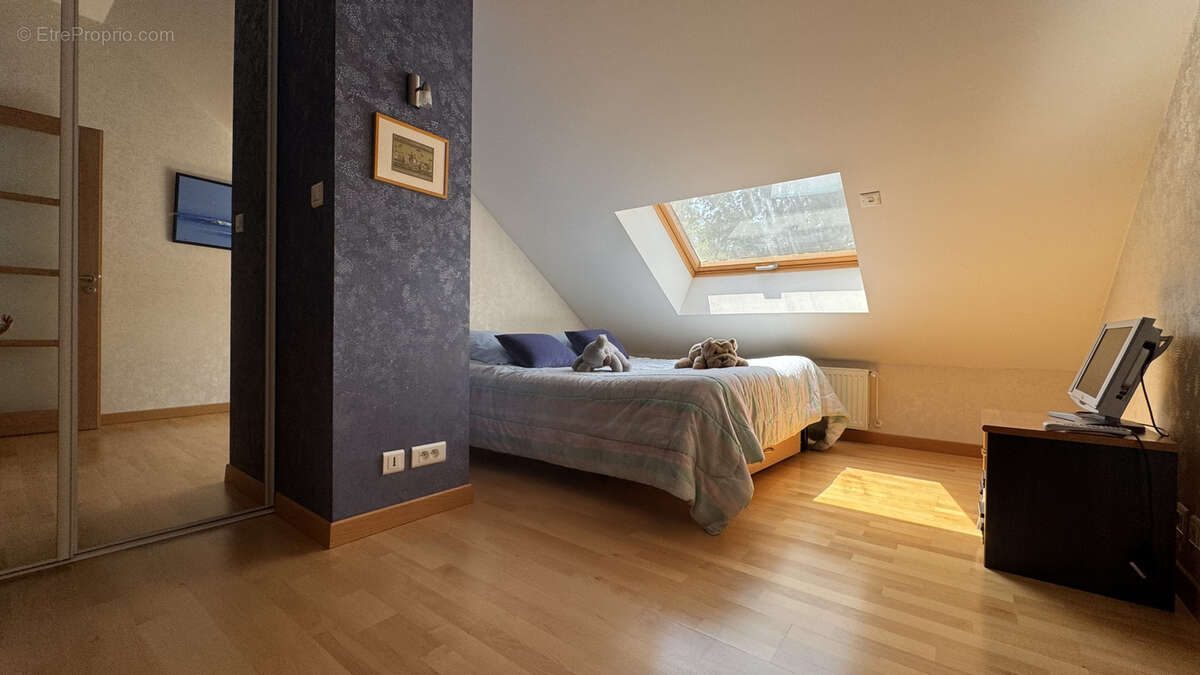 Maison à PUGNY-CHATENOD