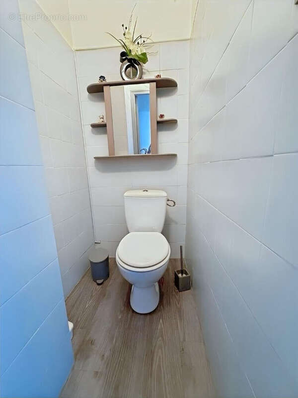 Toulon claret exclusivite azur immobilier. bel appartement t3 63m2 rénové, lumineux avec balcon, calme et proche commodités - photo 11