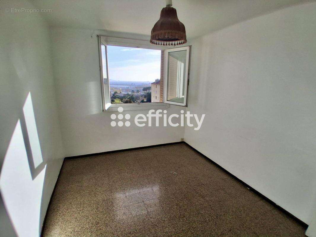 Appartement à MARSEILLE-15E