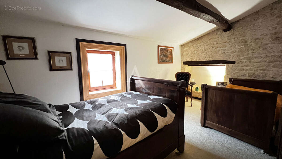 Maison Le Gua 9 pièces 6 chambres dépendance - photo 11