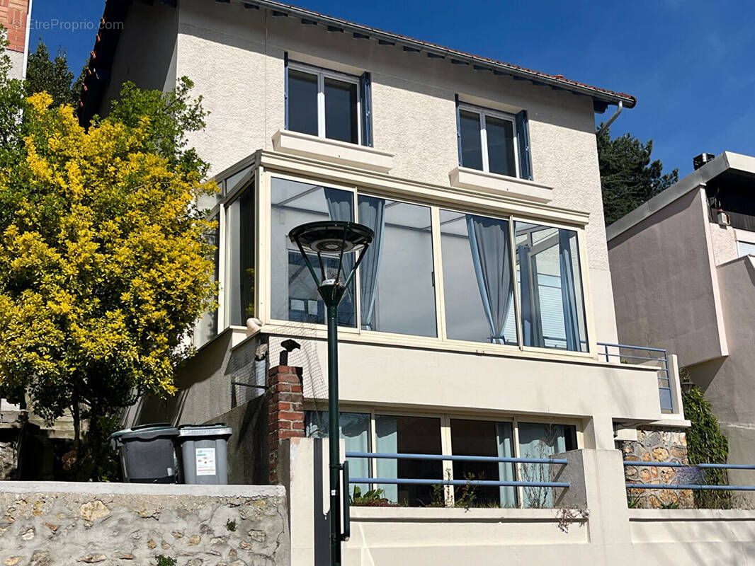 Maison à LE PLESSIS-ROBINSON