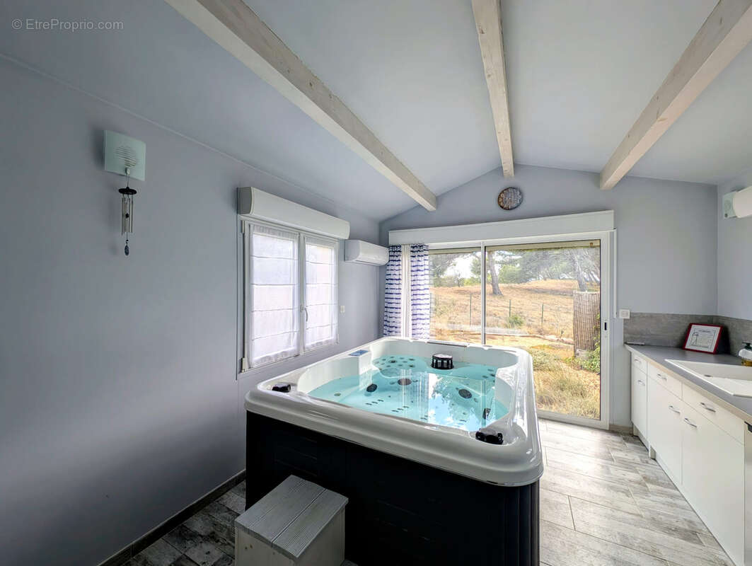 Maison à LEZIGNAN-CORBIERES