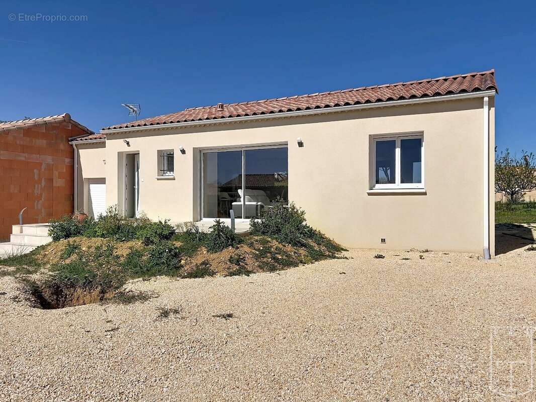 Maison à RUOMS