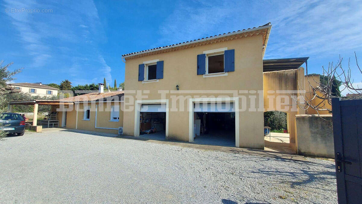 Maison à MIRABEL-AUX-BARONNIES