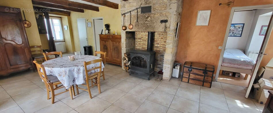 Maison de village de plain-pied avec jardin - photo 4