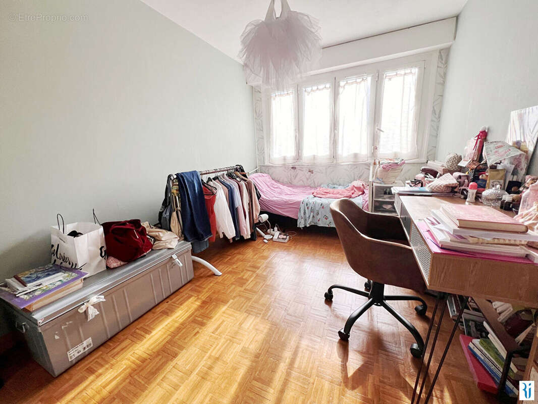 Appartement à MONT-SAINT-AIGNAN