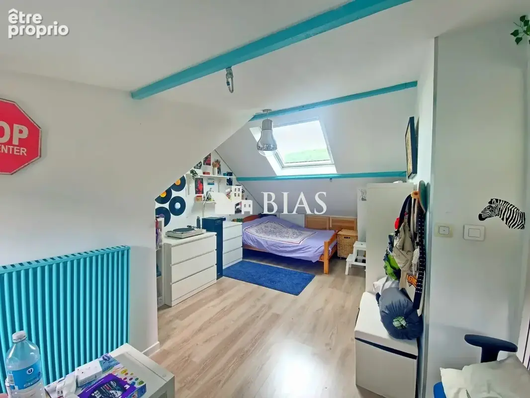 Maison 148 m² à Saint-Leger-Du-Bourg-Denis  - photo 7