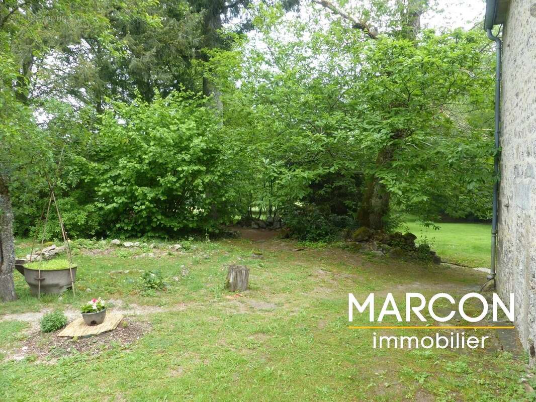 Maison à SAINT-PIERRE-BELLEVUE