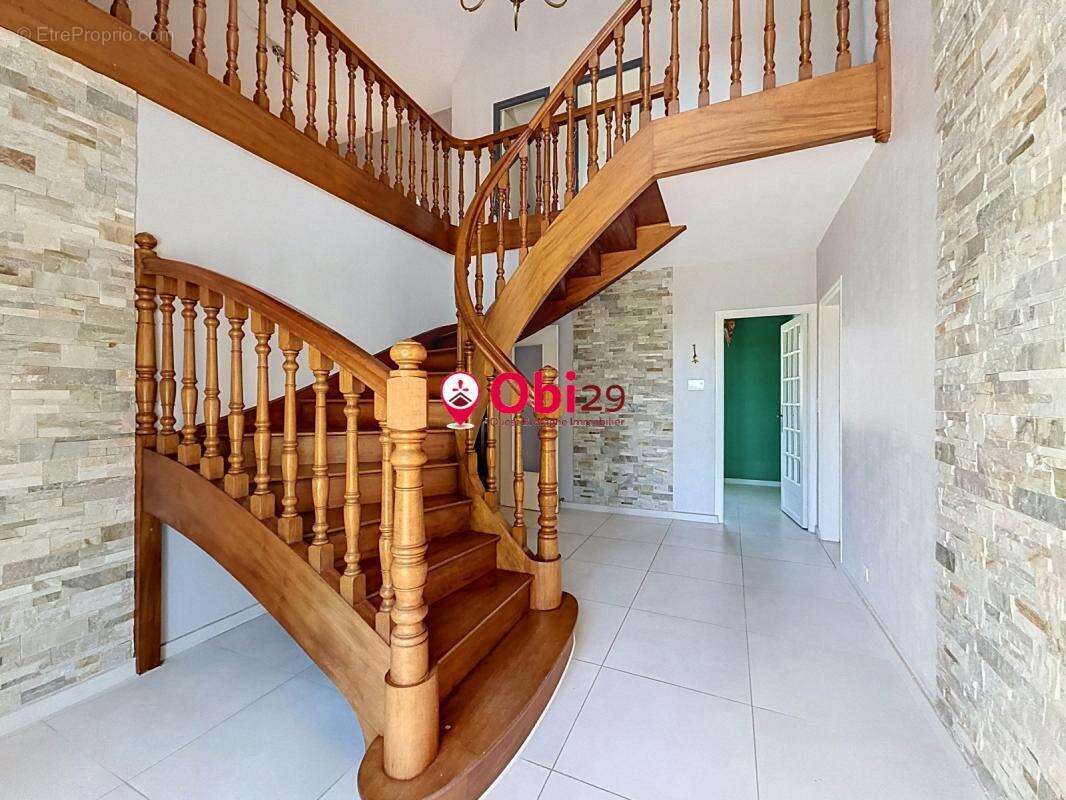 Grande maison avec Piscine, Sauna, Jacuzzi et Tennis - photo 4