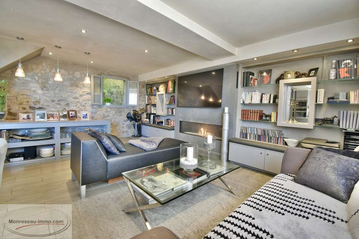 Maison 4 pièces 95 m² à vendre à Chateauneuf-Grasse (06740) - photo 2