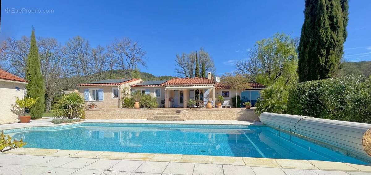 Maison à TOURRETTES