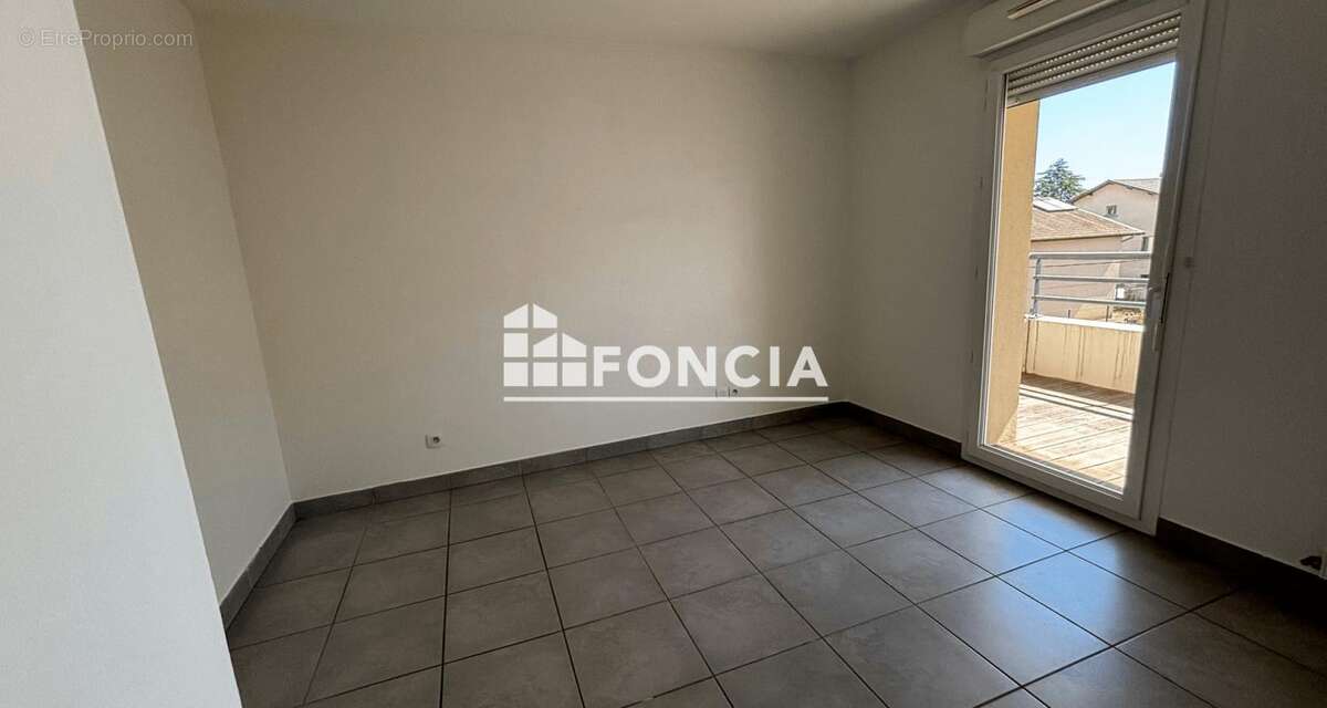 Appartement à DECINES-CHARPIEU