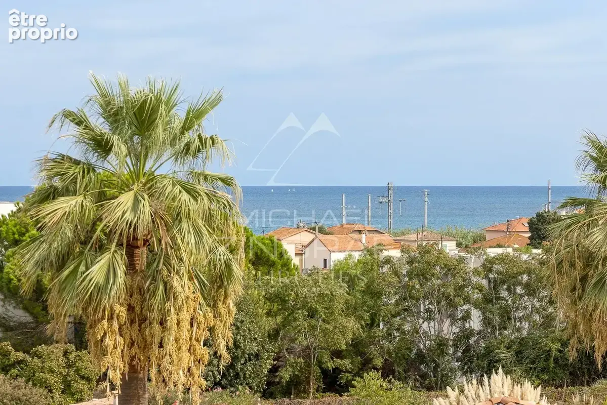 Dernier étage – Appartement rénové avec vue mer - photo 2