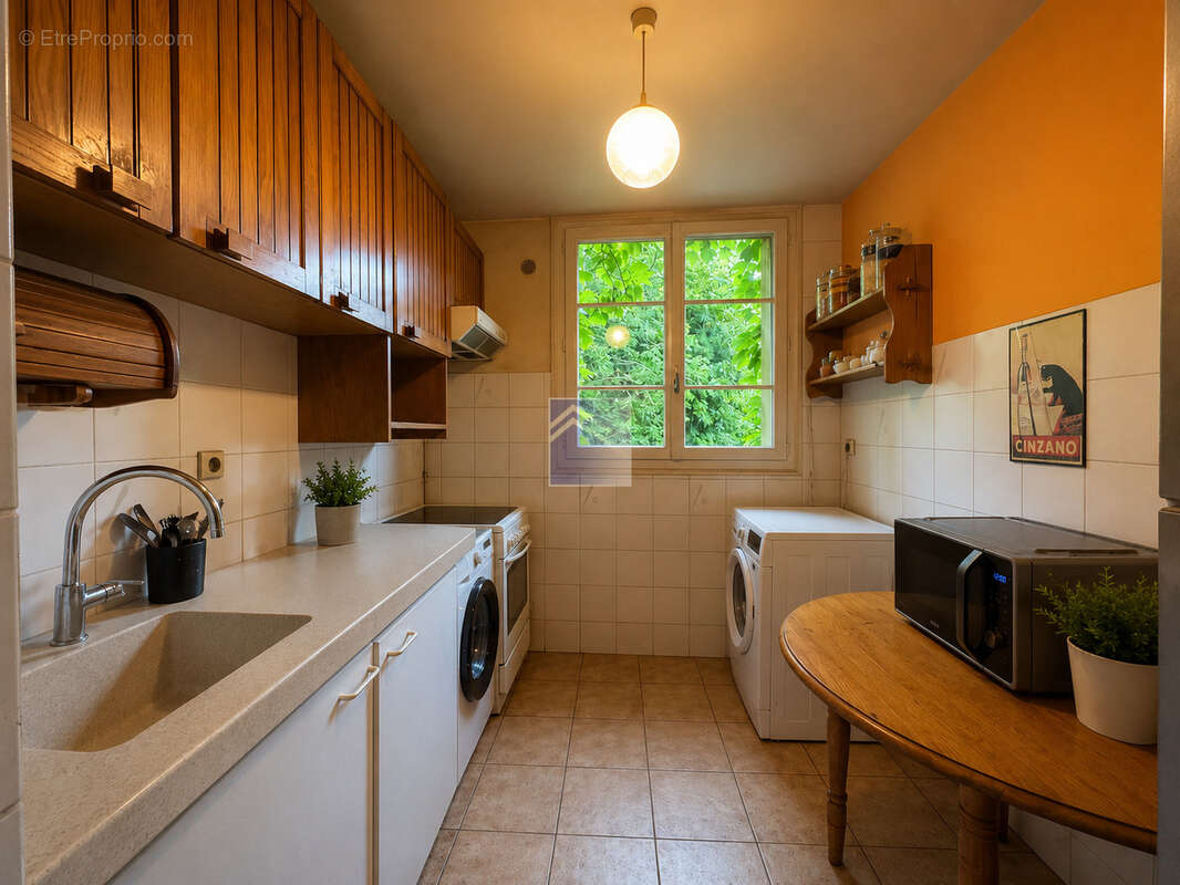 Appartement à COURBEVOIE