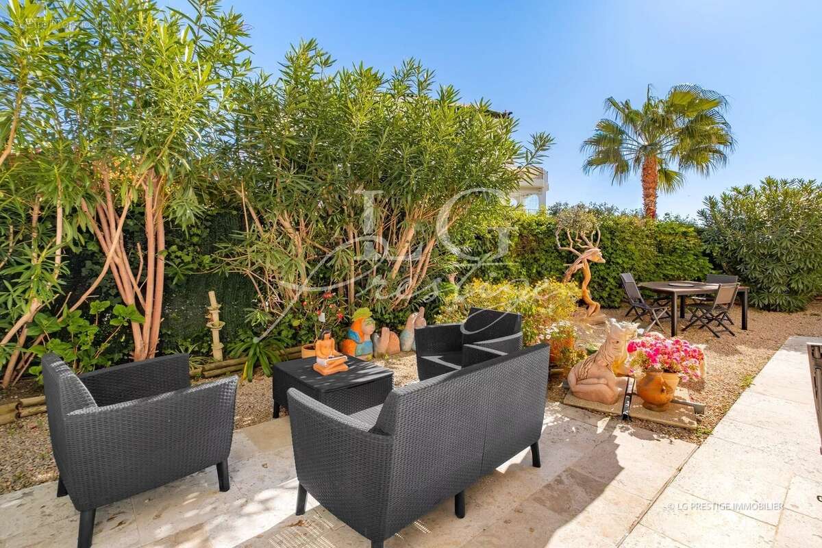 Appartement à MANDELIEU-LA-NAPOULE