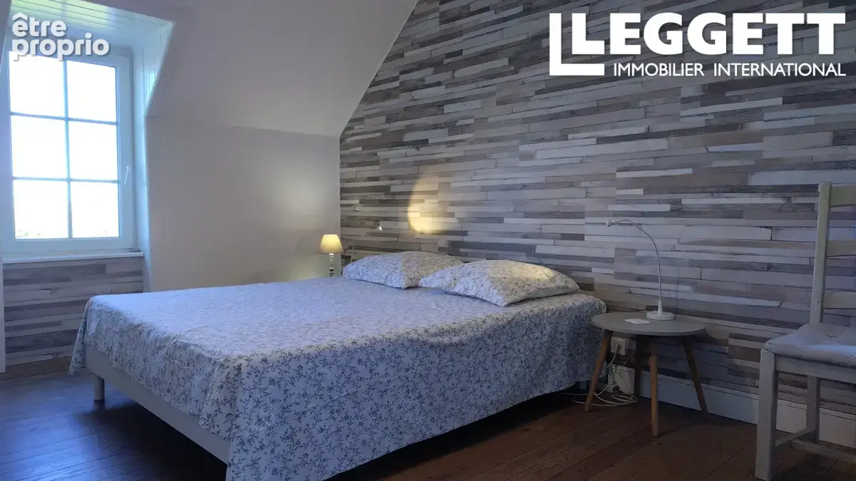 Maison à vendre à Fermanville avec vue mer, terrain de 1 400 m² et dépendance - photo 8