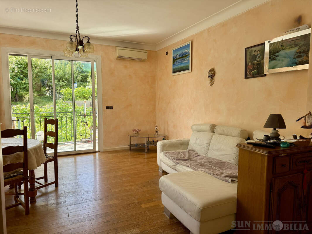 Appartement à SAINT-JEANNET