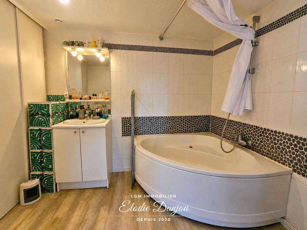 Ensemble murs commerciaux + appartement et dépendances - Aux portes de Châteaudun - photo 6