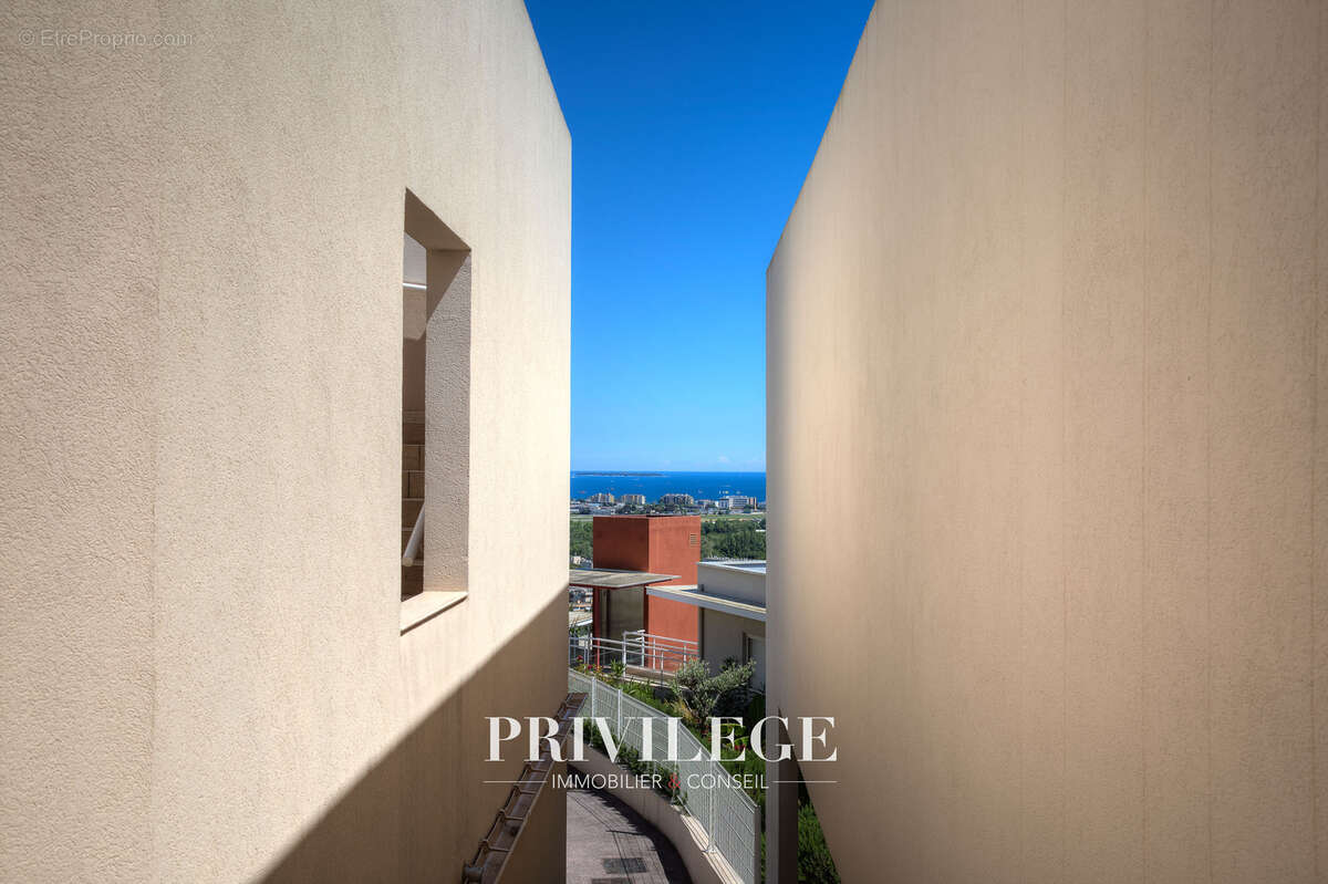 Appartement à MANDELIEU-LA-NAPOULE