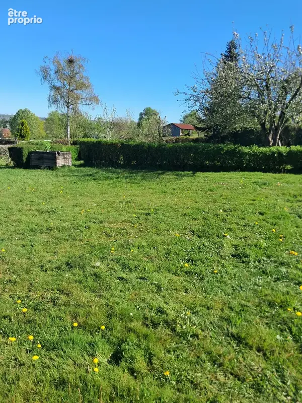 Maison familiale avec piscine, atelier et terrain. - photo 18