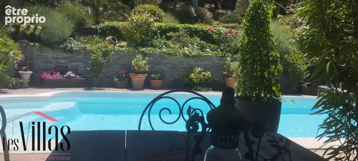 Maison de charme avec jardin luxuriant, piscine et grand garage - 155 m2 utiles - photo 6