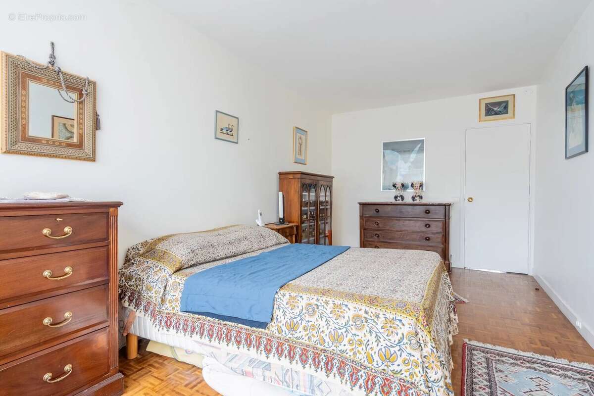 Appartement à PARIS-14E