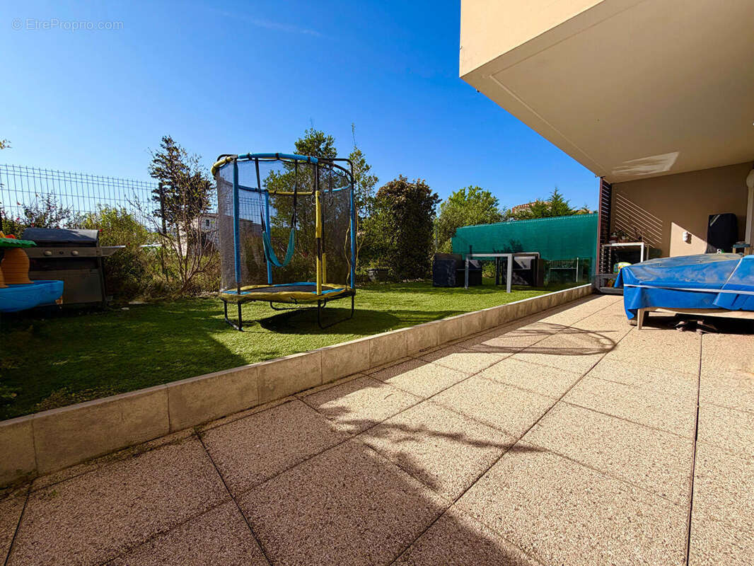 Appartement à CHATEAUNEUF-LES-MARTIGUES