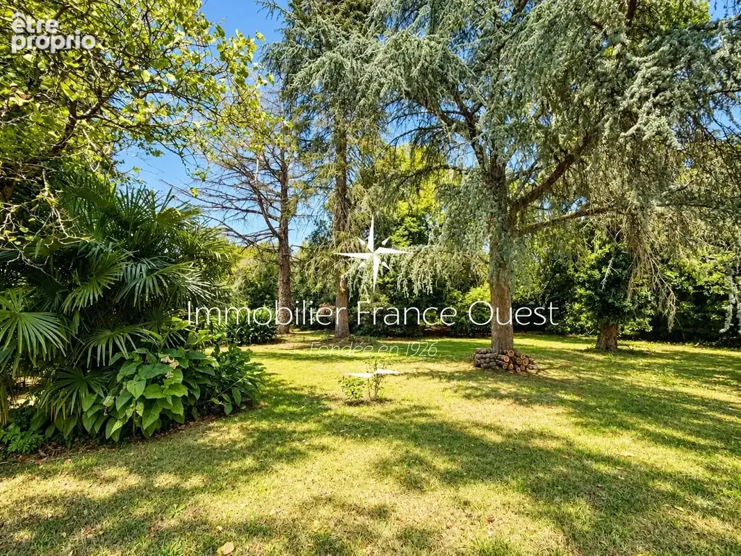 Élégante maison bourgeoise avec jardin au cœur de Candé (49) - photo 6