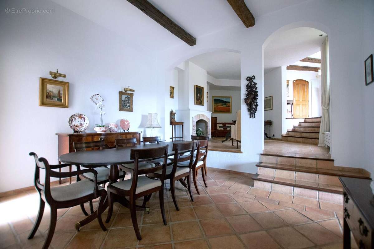 Maison à MANDELIEU-LA-NAPOULE