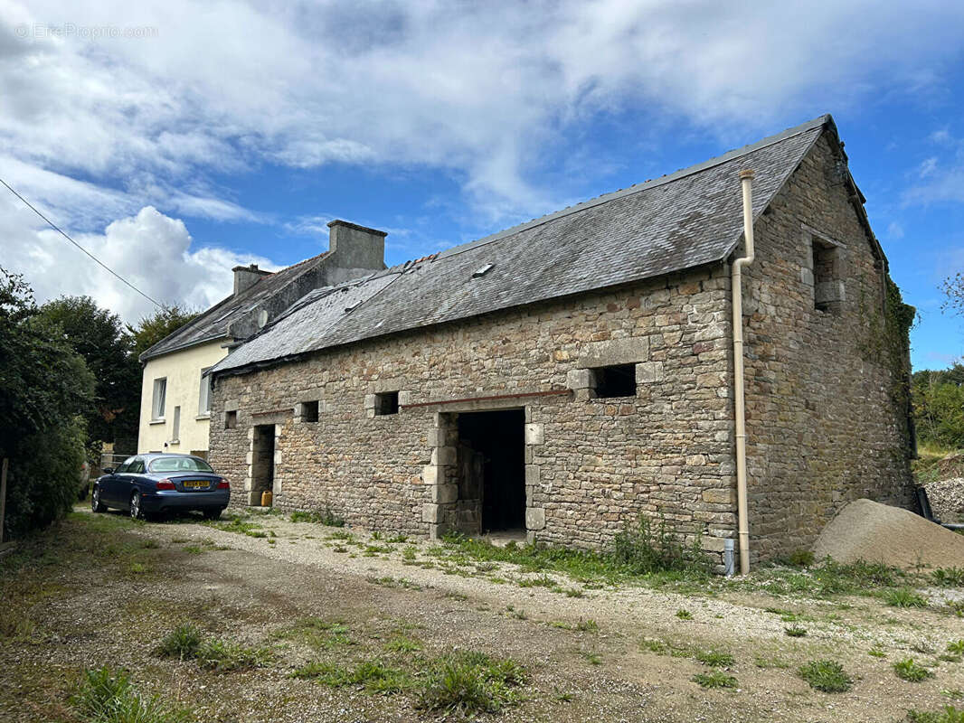 Maison rénovée + longère à rénover - Leuhan- 2500 m² de terrain - photo 13