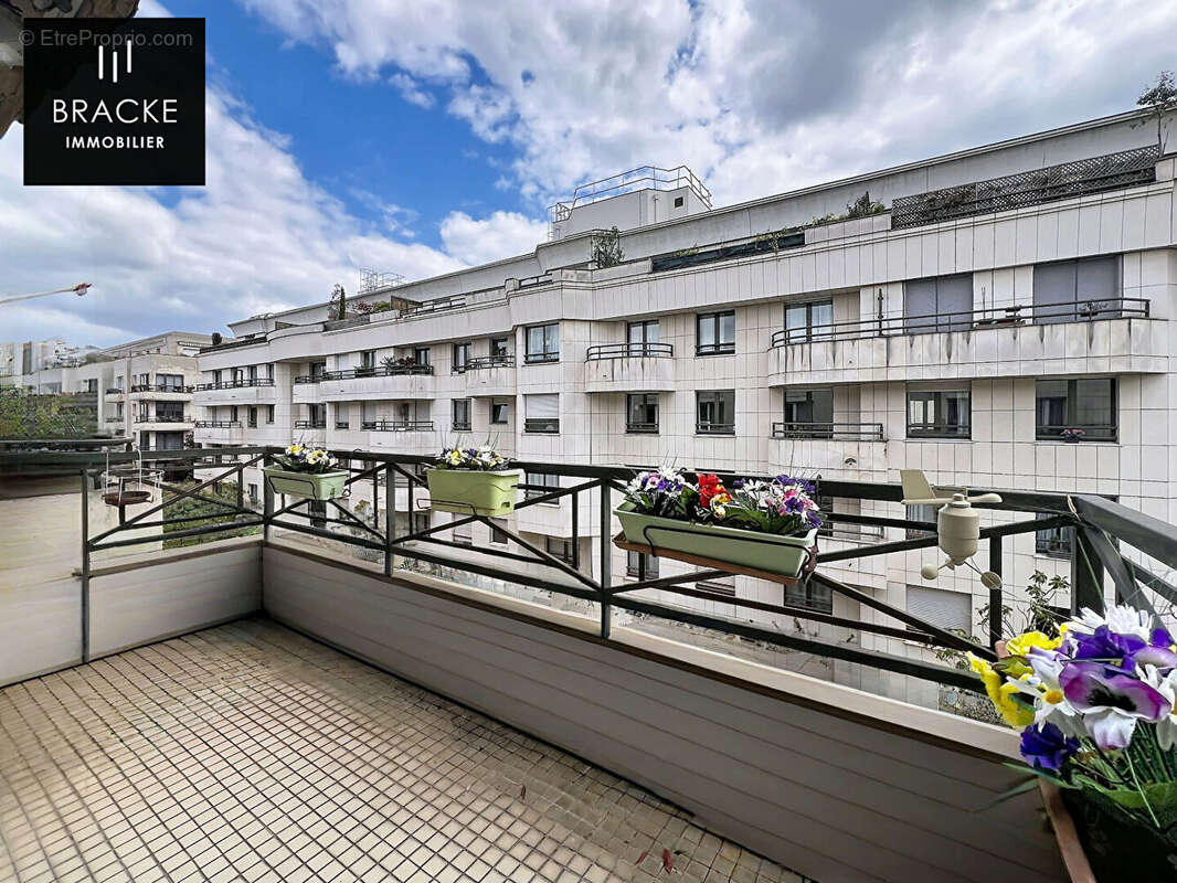 Appartement à COURBEVOIE