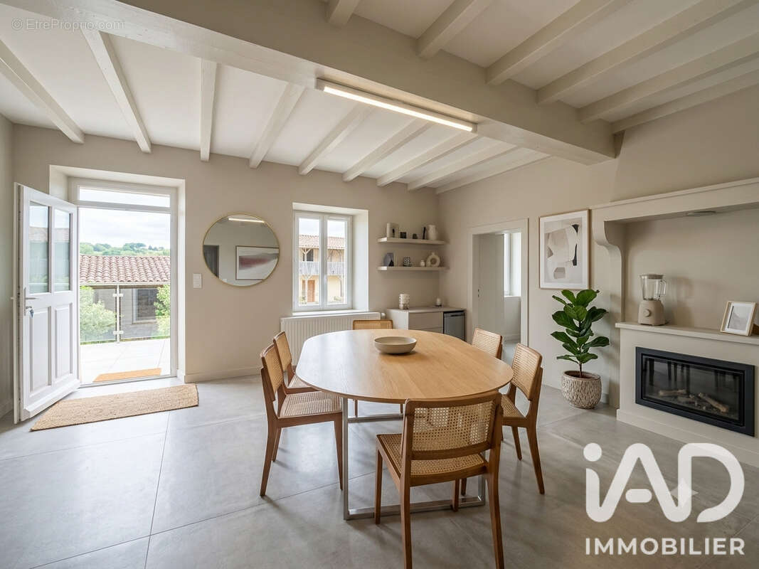 Maison 174 m² à Chambost-Longessaigne  - photo 3
