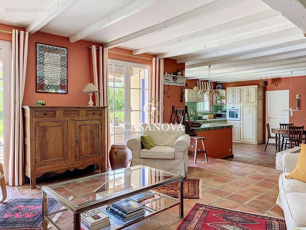Maison de caractère de 255 m² avec piscine et 7 chambres à 20 minutes de Pézenas - photo 6
