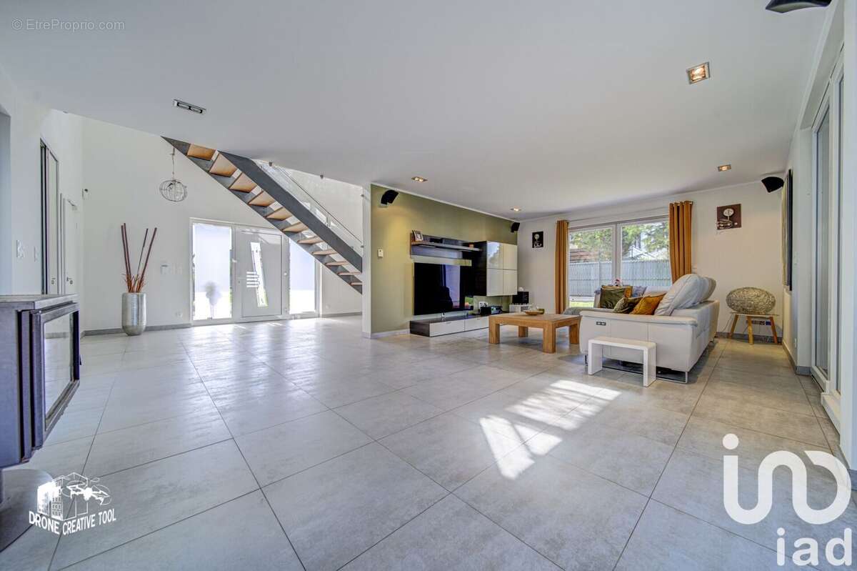 Maison 271 m² à Grundviller  - photo 3