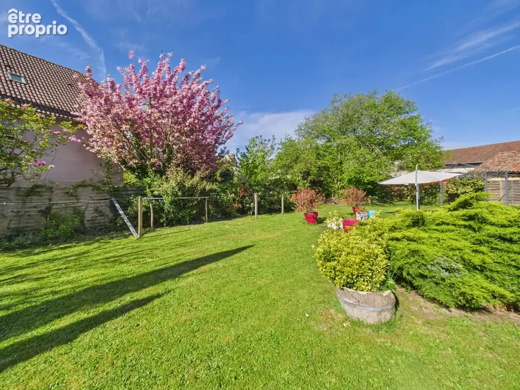 Une auberge historique au fort potentiel au cœur de Châlus - photo 17