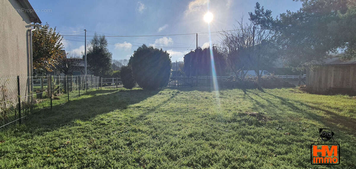 Terrain à BUSSIERE-GALANT
