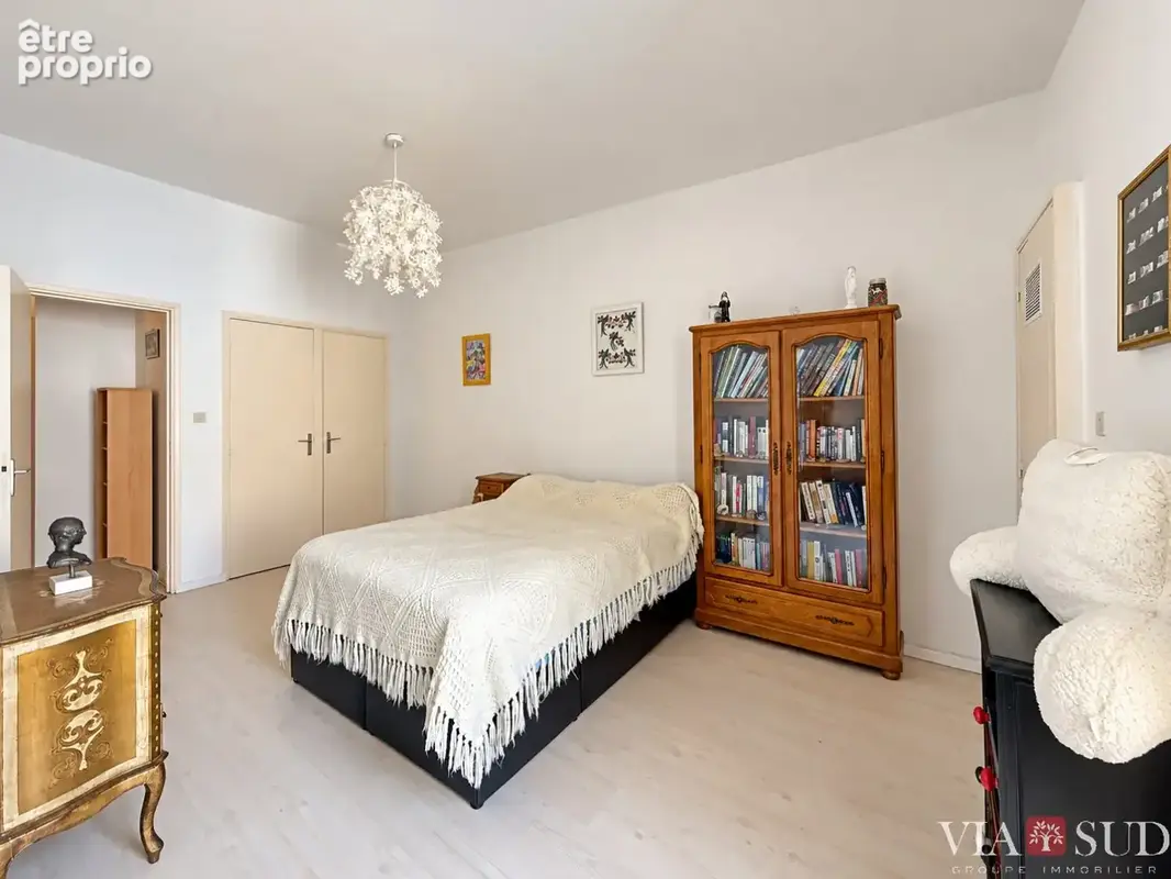 Appartement 5 pièces de 107,97 m² en plein cur de Béziers, rue piétonne commerçante - photo 7