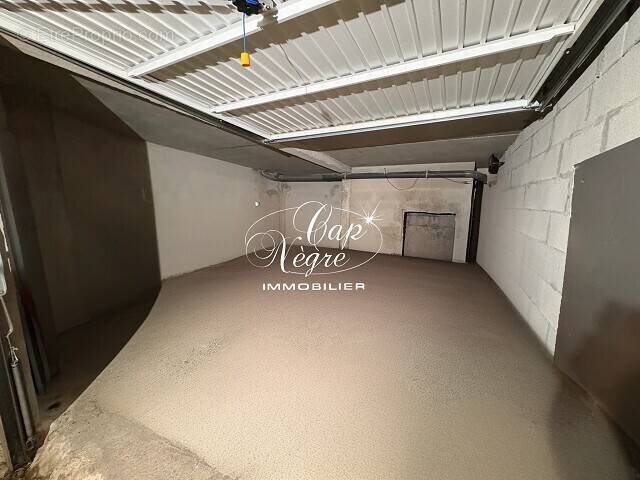 Parking à LA LONDE-LES-MAURES