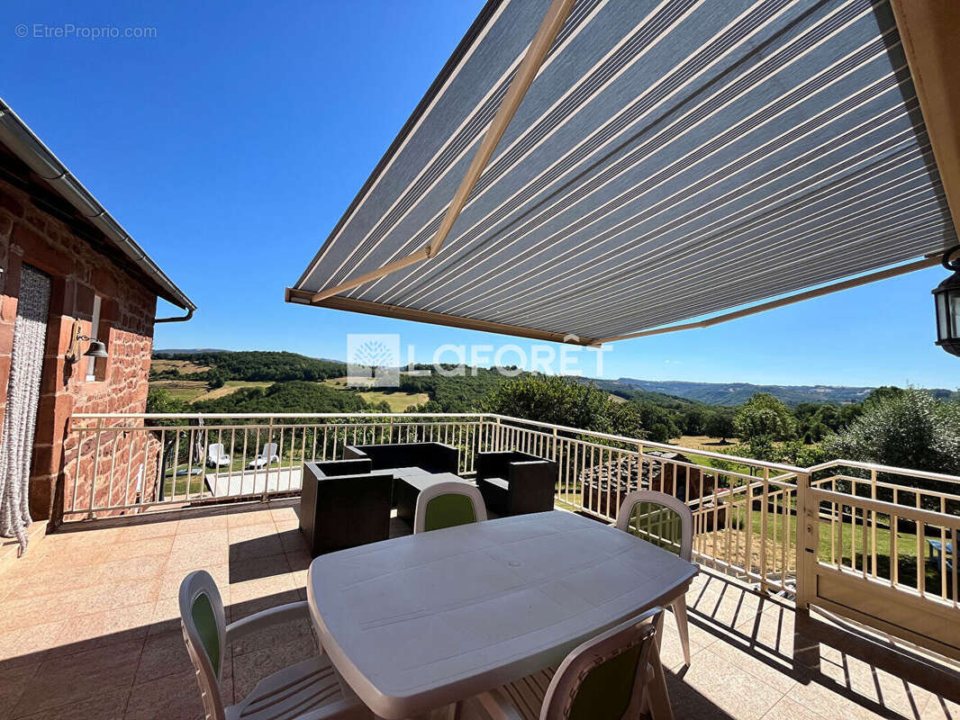 Maison à SAINT-CHRISTOPHE-VALLON