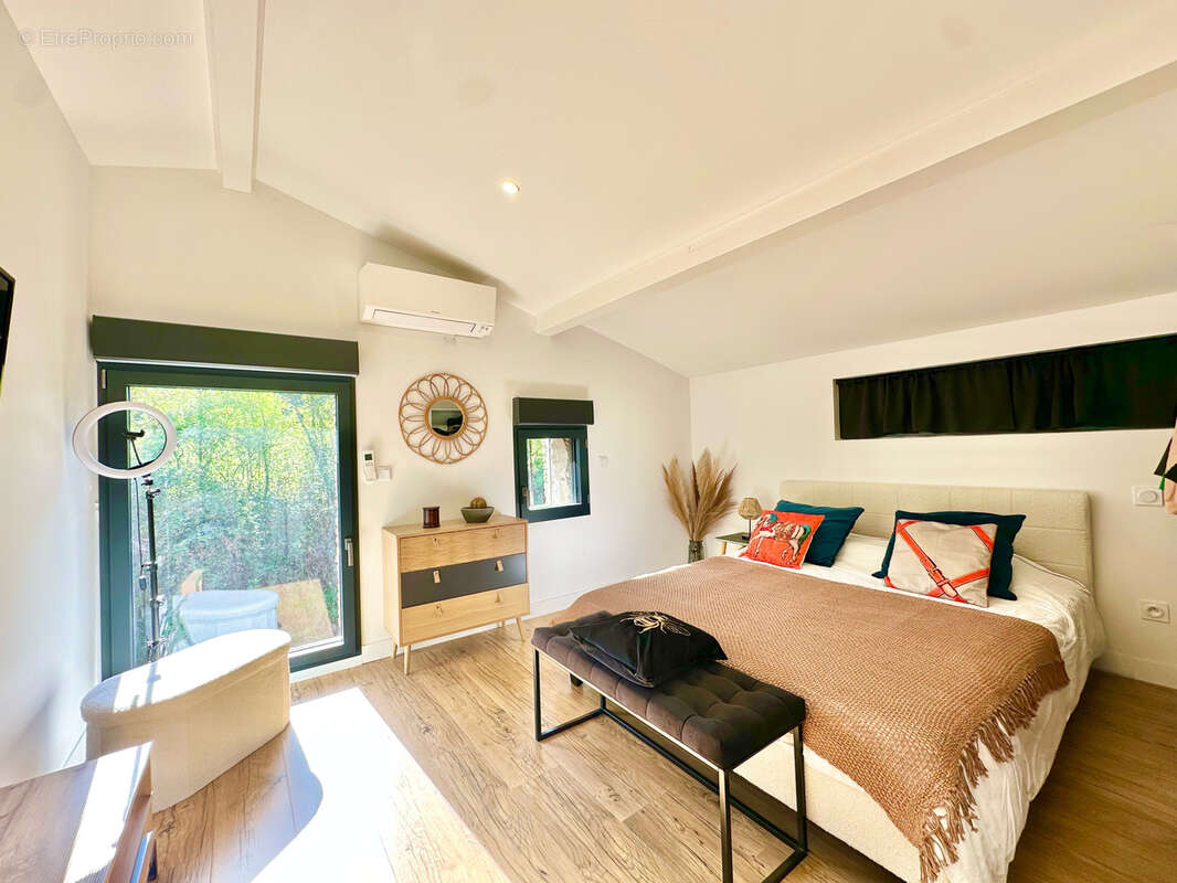 Maison à MONTAIGUT-SUR-SAVE