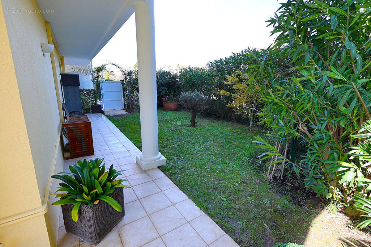 Appartement à MANDELIEU-LA-NAPOULE